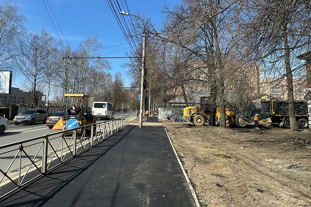 Продолжается благоустройство пешеходной зоны на улице Строителей