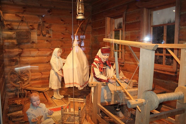 Сенатор Сергей Мартынов вдохновлён выставкой в музее имени Евсеева