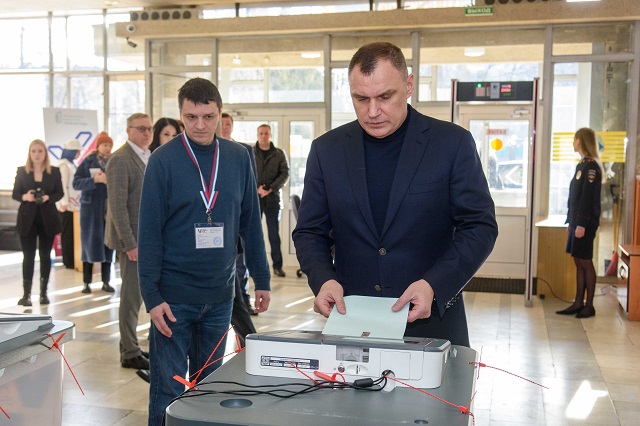 Глава Марий Эл Юрий Зайцев проголосовал на выборах Президента России