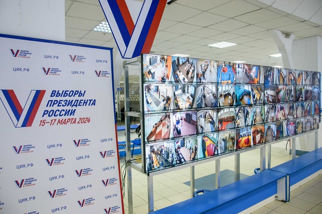 Юрий Зайцев посетил Центр общественного наблюдения за выборами Президента России