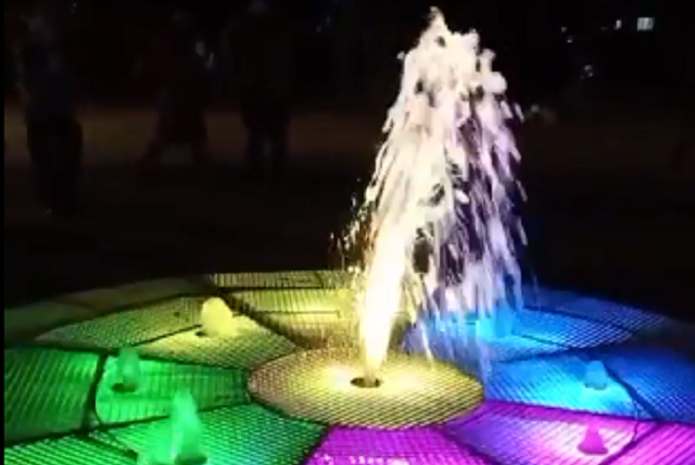 В Центральном парке Мари-Турека появился пешеходный фонтан 