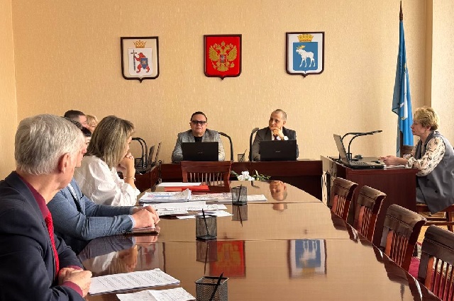 В мэрии Йошкар-Олы говорили о присвоении звания «Почётный гражданин»