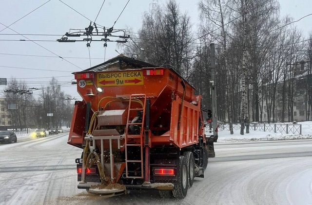 Коммунальные службы Йошкар-Олы работают и ночью, и днём