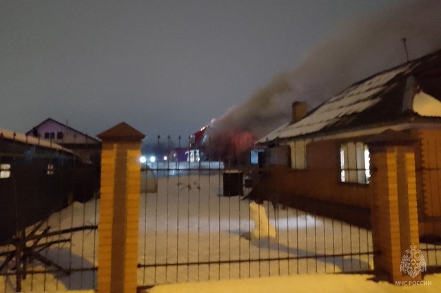 В Йошкар-Оле в микрорайоне «Тарханово» огнём поврежден частный дом