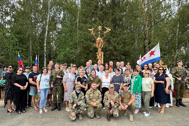На Аллее Героев в Йошкар-Оле открыли скульптуру «Древо памяти» 
