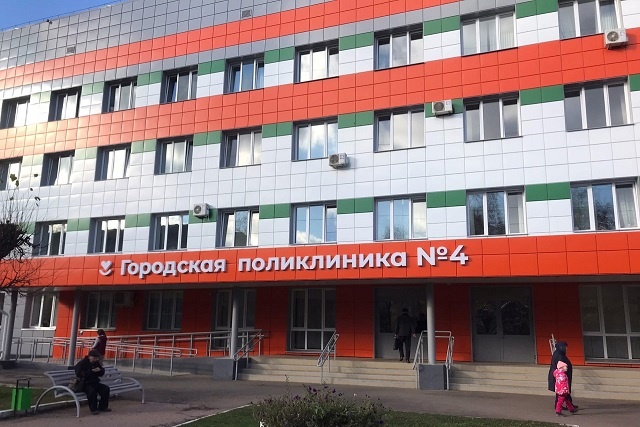 У поликлиники №4 в Йошкар-Оле спилят три старых дерева 