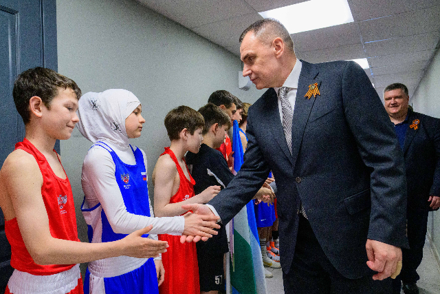Юрий Зайцев открыл в Йошкар-Оле турнир по боксу памяти погибших воинов