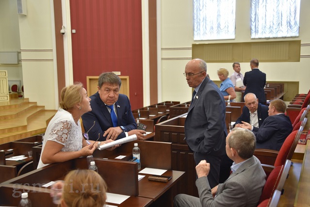 Депутаты Госсобрания приняли 13 законов и 20 постановлений