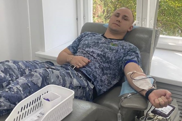 В Республике Марий Эл судебные приставы сдали кровь