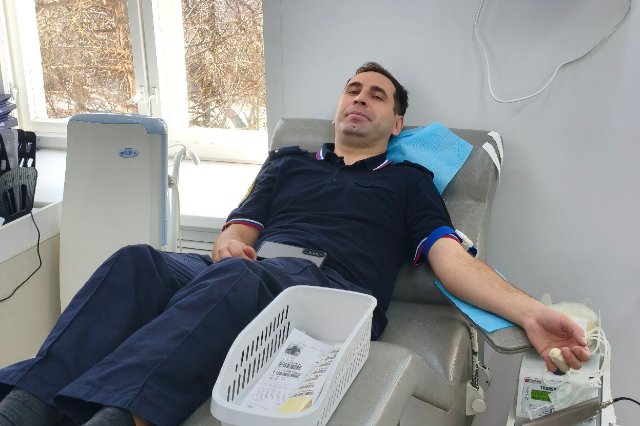 Судебные приставы Марий Эл сдали кровь в преддверии Дня донора