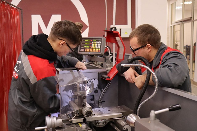 Более 14 млн рублей выделено на закупку учебников для студентов СПО