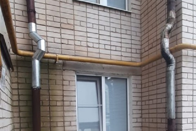 В Йошкар-Оле активность жильца дома ускорила ремонт водостока