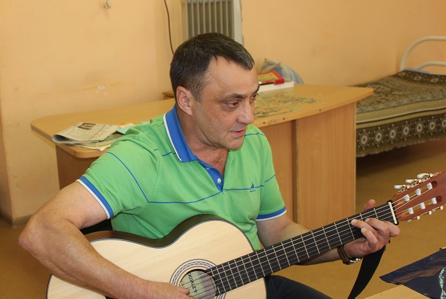 Заслуженный артист России встретился с «трудными» подростками