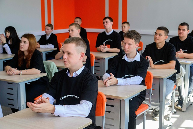 DEN_1546.jpg DEN_1546.jpg